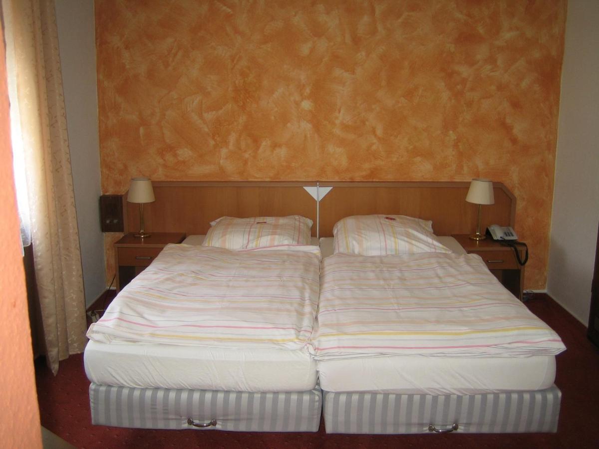 Landhotel Weinhaus Treis - Housity
