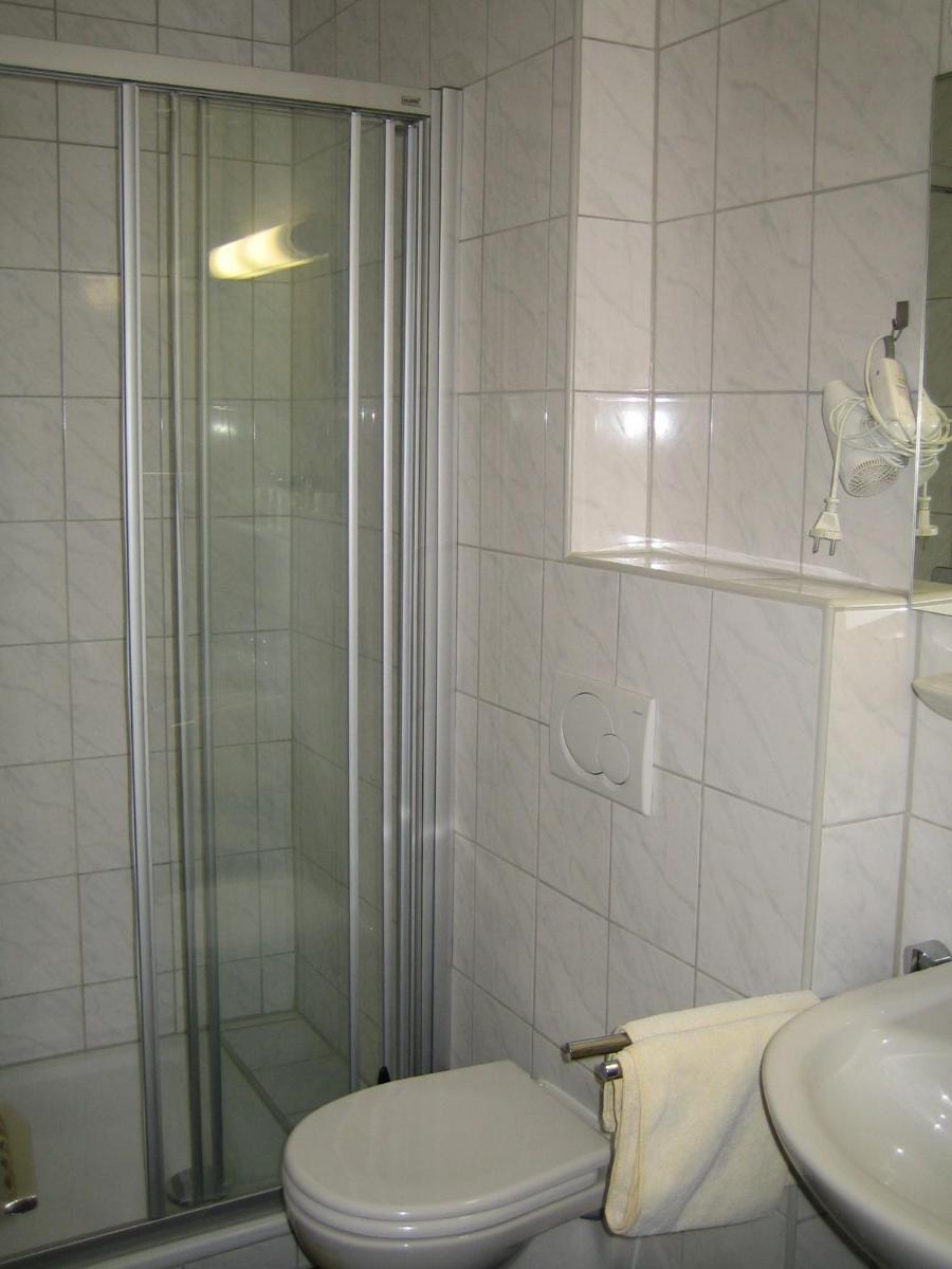 Landhotel Weinhaus Treis - Housity