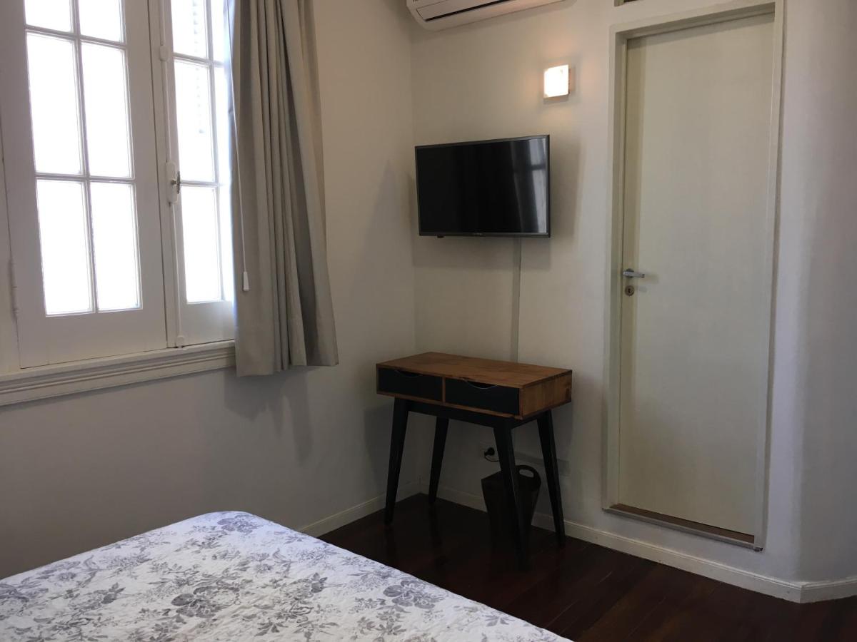 Bar de Fondo Suites - Housity