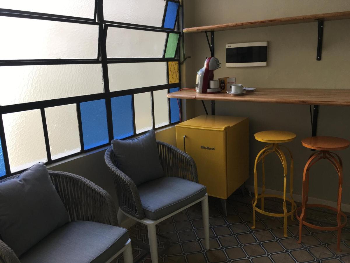 Bar de Fondo Suites - Housity