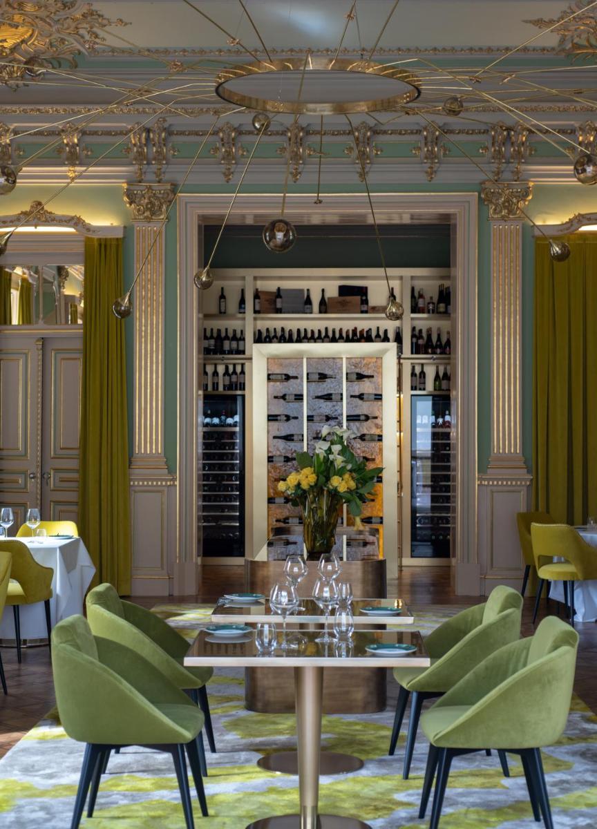 Uma área de estar em Vila Foz Hotel & SPA - member of Design Hotels