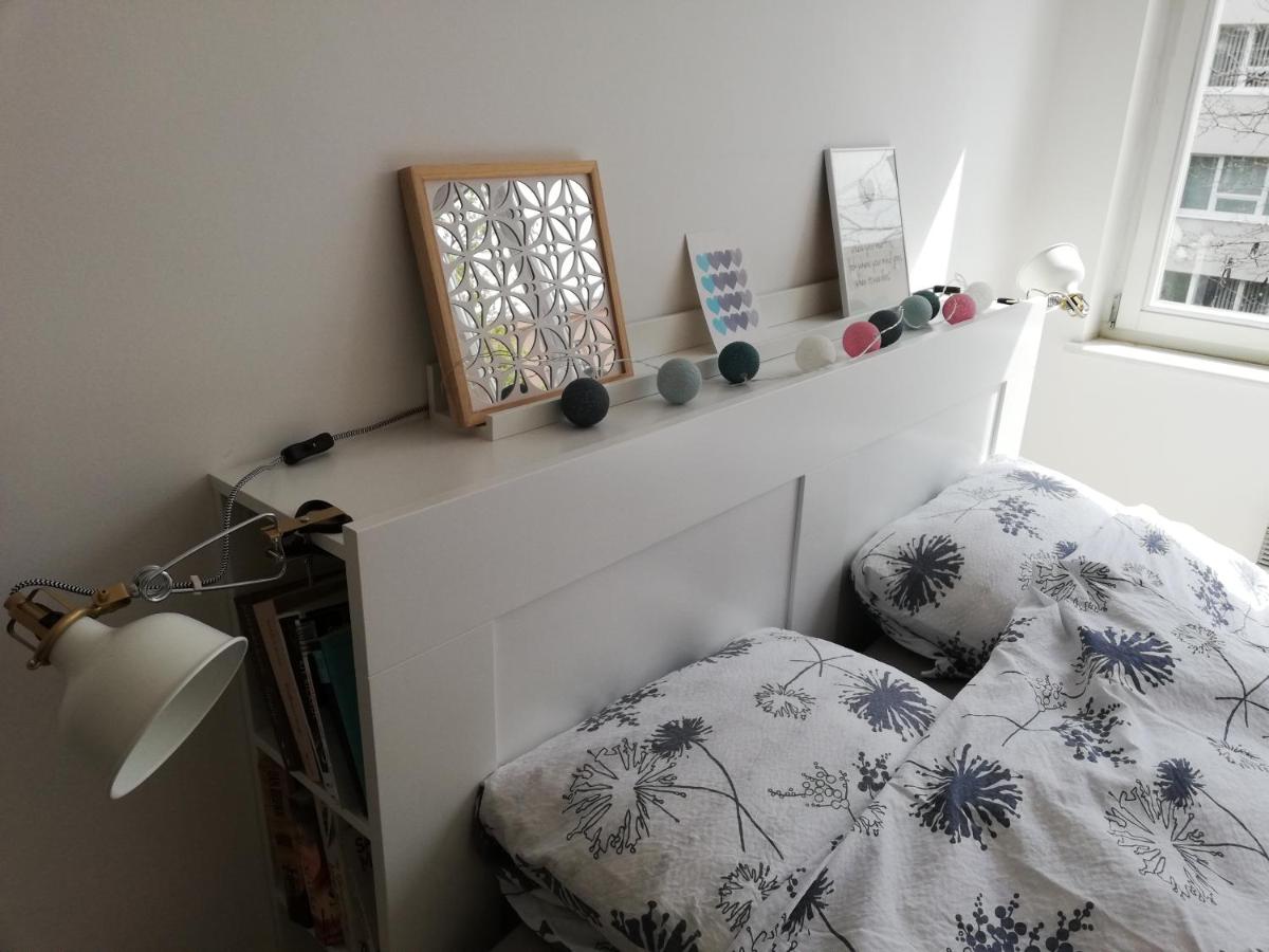 Bright & Stylish Studio Home, superbly located - Housity