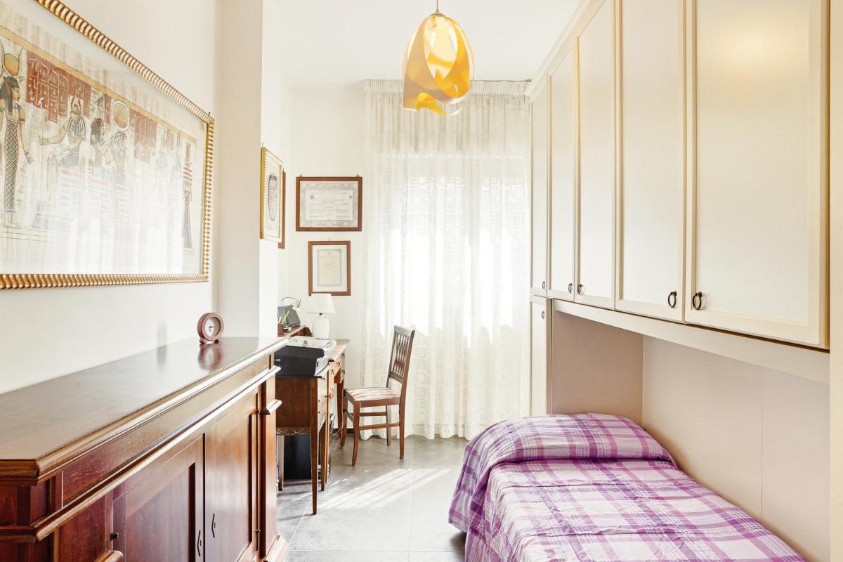 GuestHost - Bari Airport Seaview Apartment - Housity