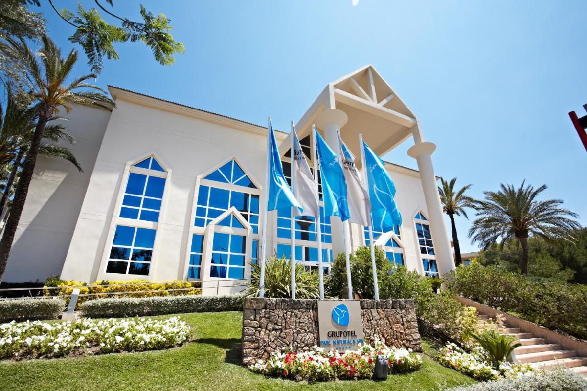 Jardín al aire libre en Grupotel Parc Natural & Spa