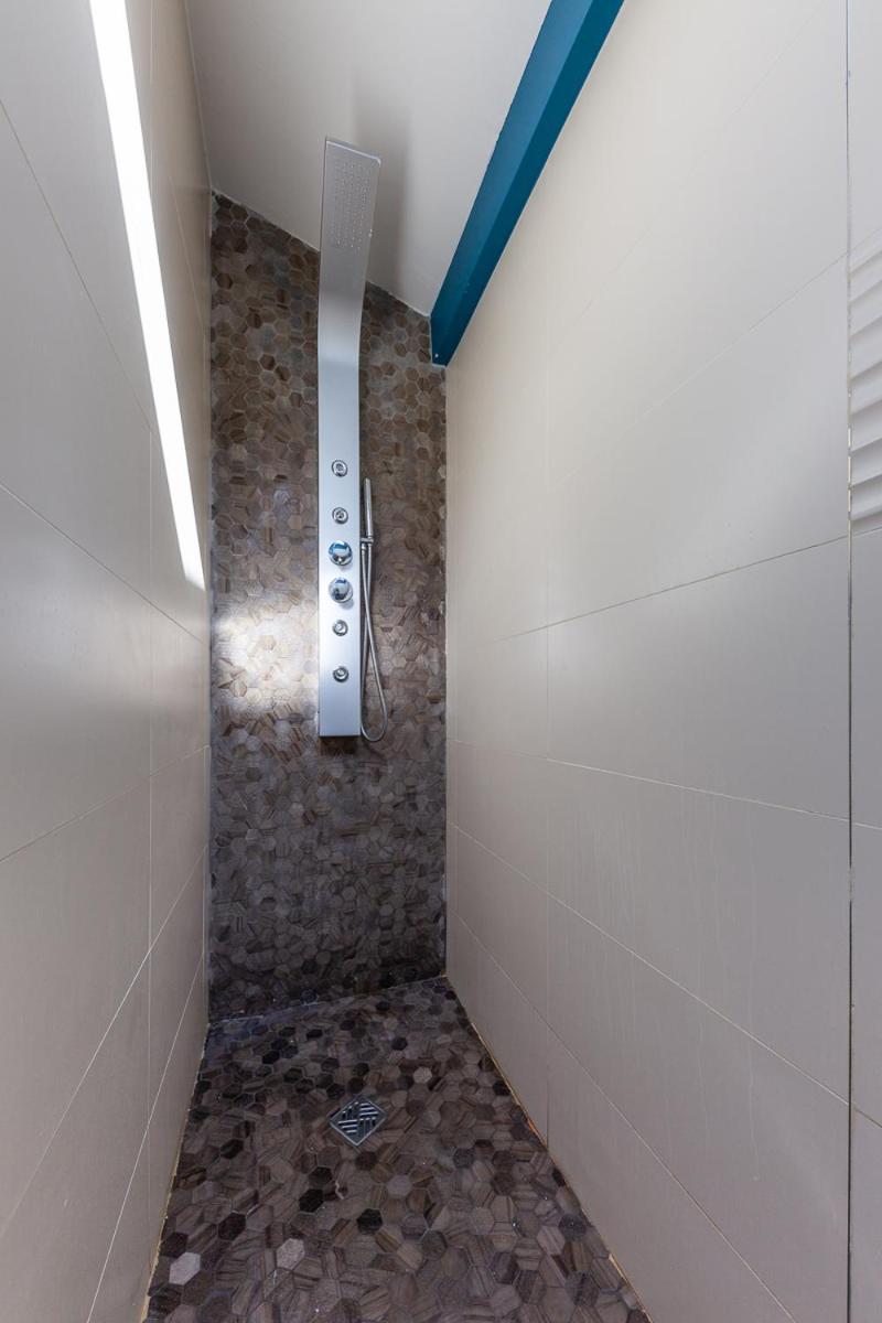 Alpinias Bed and Breakfast - Housity