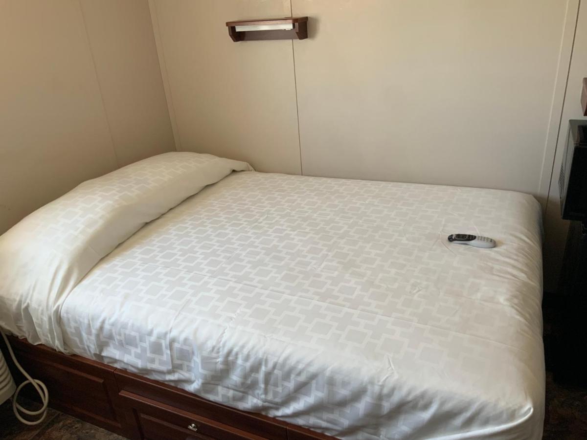 Karbani Inn - Housity