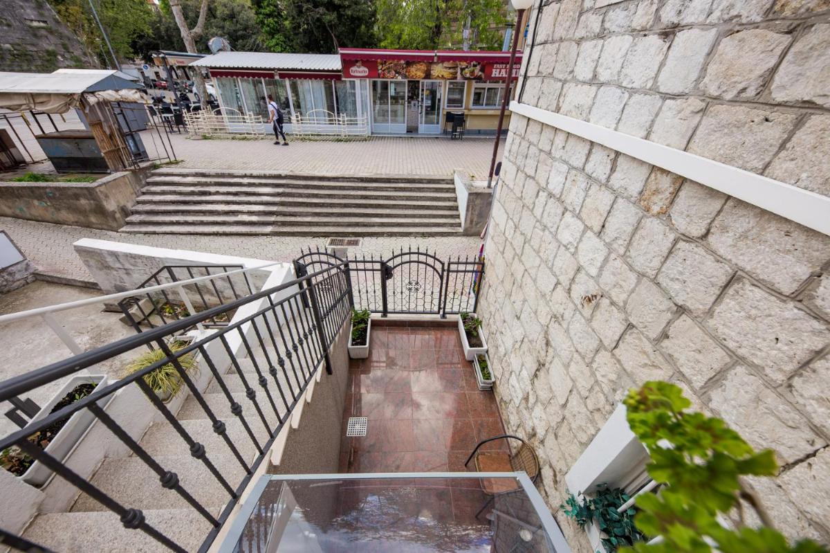 The Garden Rooms & Suites - Housity
