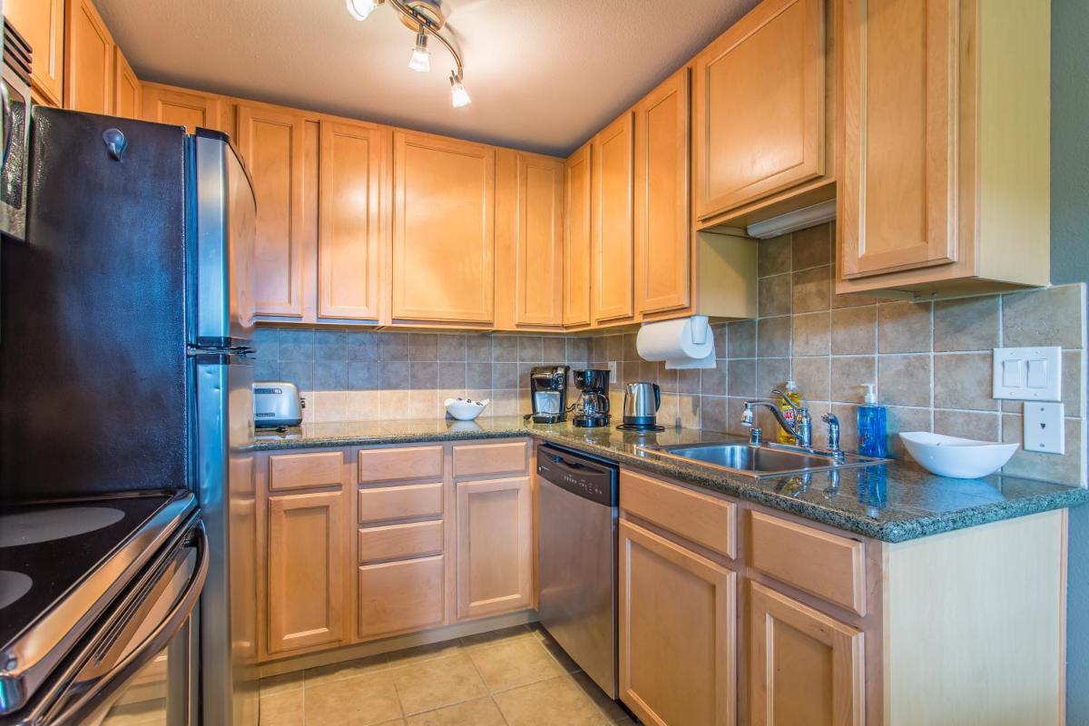 Bay View, Best Area, No Stairs, WD, 2 Baths, 2 Bedrooms, Balcony, View, 925sf - Housity