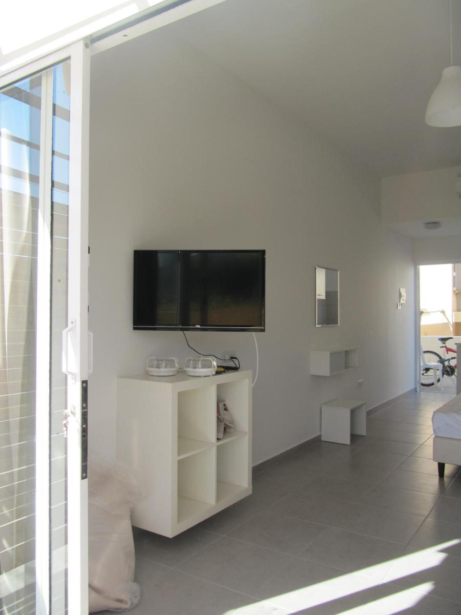Sunny Holiday Apartments - Housity