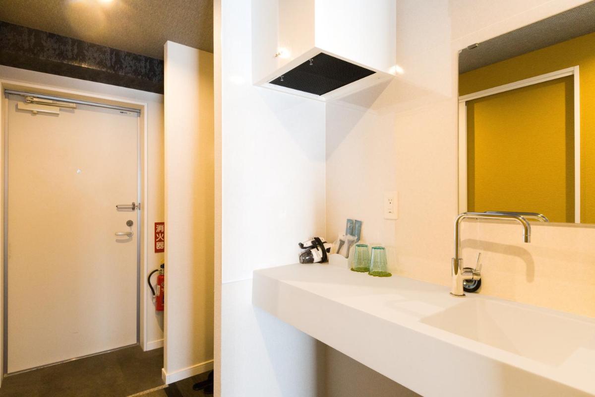 Mr. Kinjo in AirPort - Housity