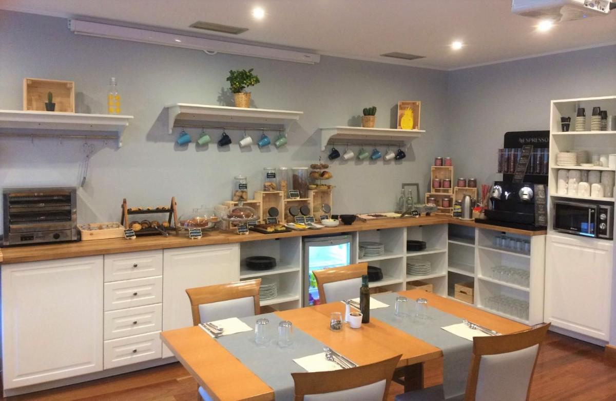Hotel El Sella - Housity
