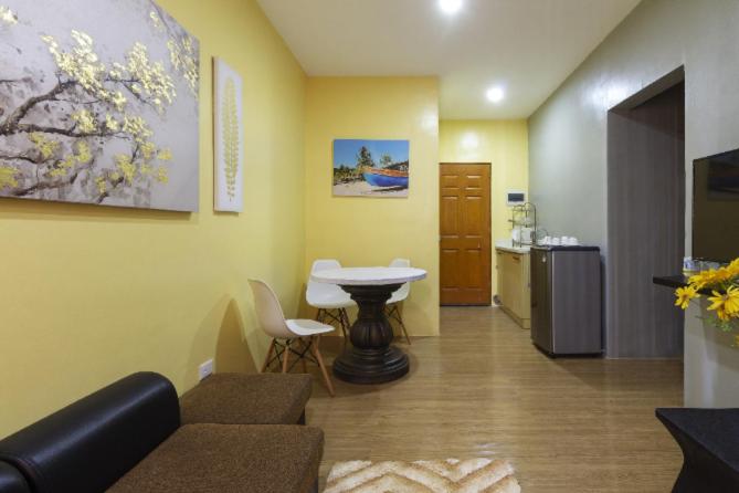 Suitetrails - 2BR Condo in Mactan, Cebu