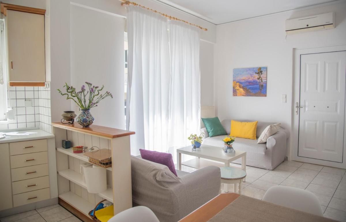 St Konstadinos House - Housity