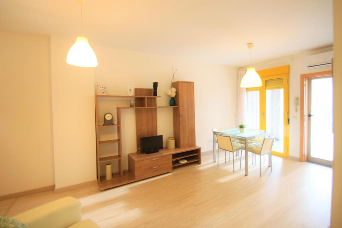 Apartamento CasaTuris cerca del aeropuerto de El Altet AT101 - Housity