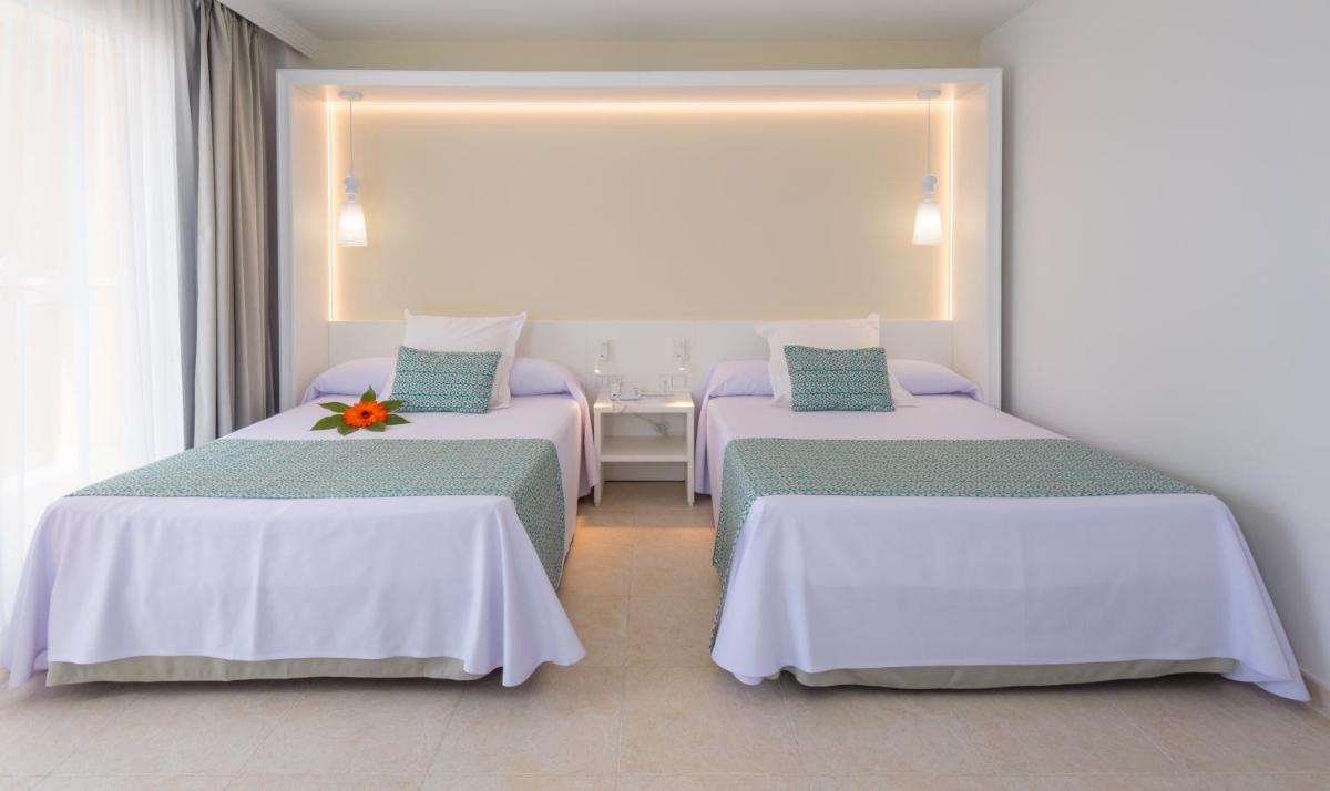 Cama o camas de una habitación en Gran Hotel Peñiscola
