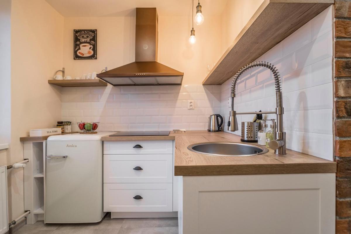 Amos Apartment - Housity
