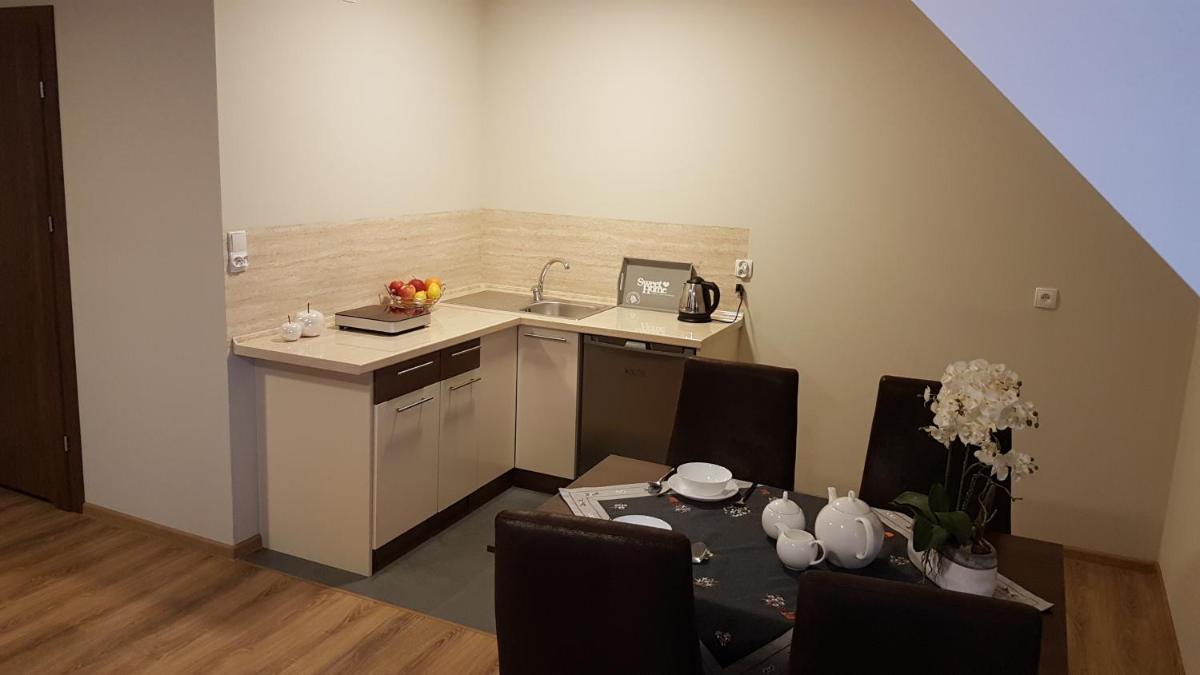 U Podnóża Zamku - Housity