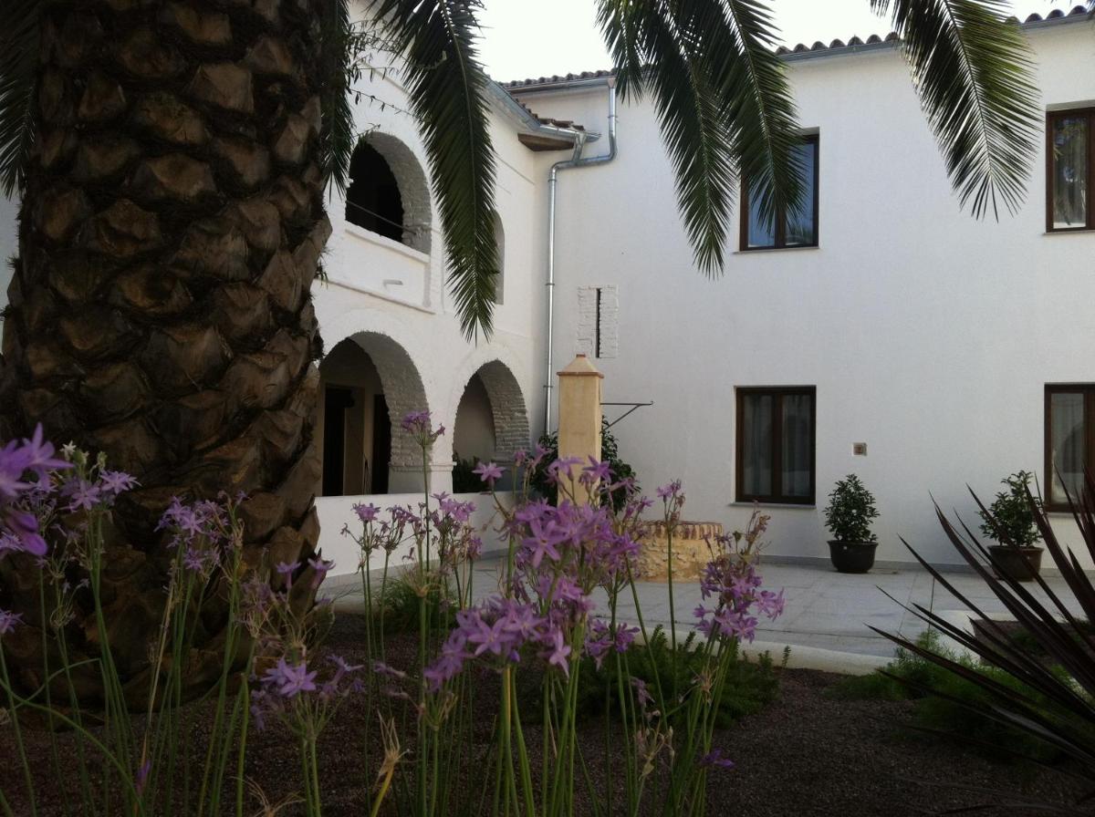 Jardín al aire libre en Hotel Convento Aracena & SPA