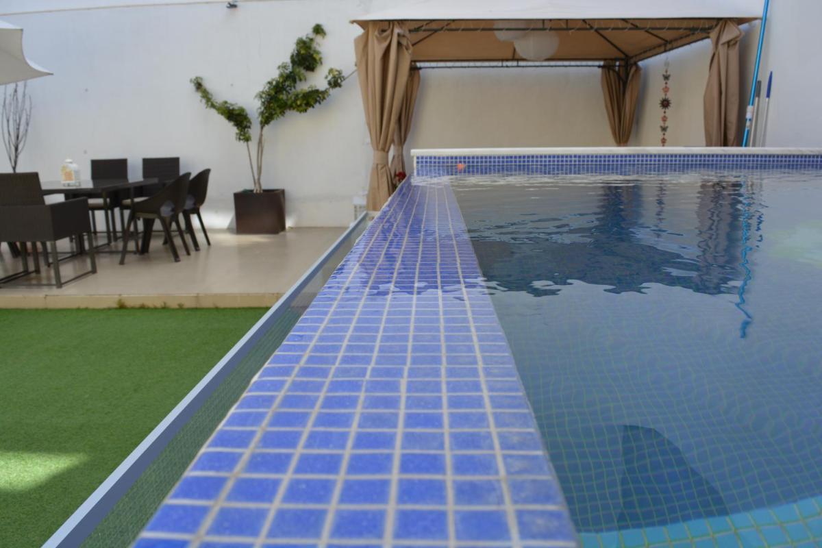 Jose & Ester House - Housity