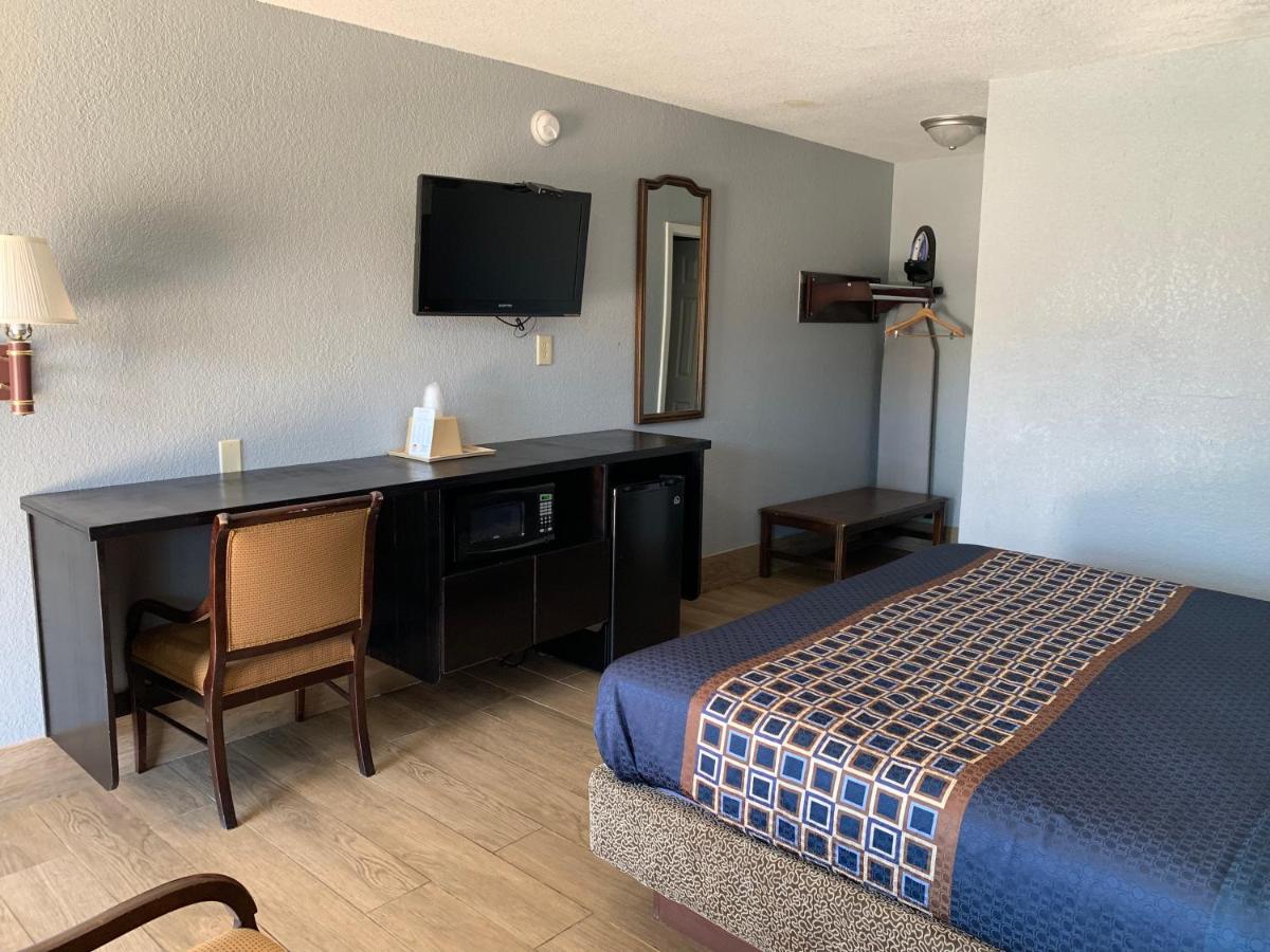 Texas Inn McAllen Airport - Housity