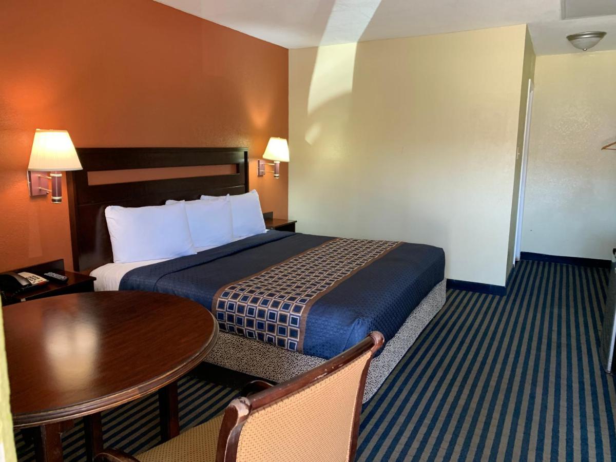 Texas Inn McAllen Airport - Housity