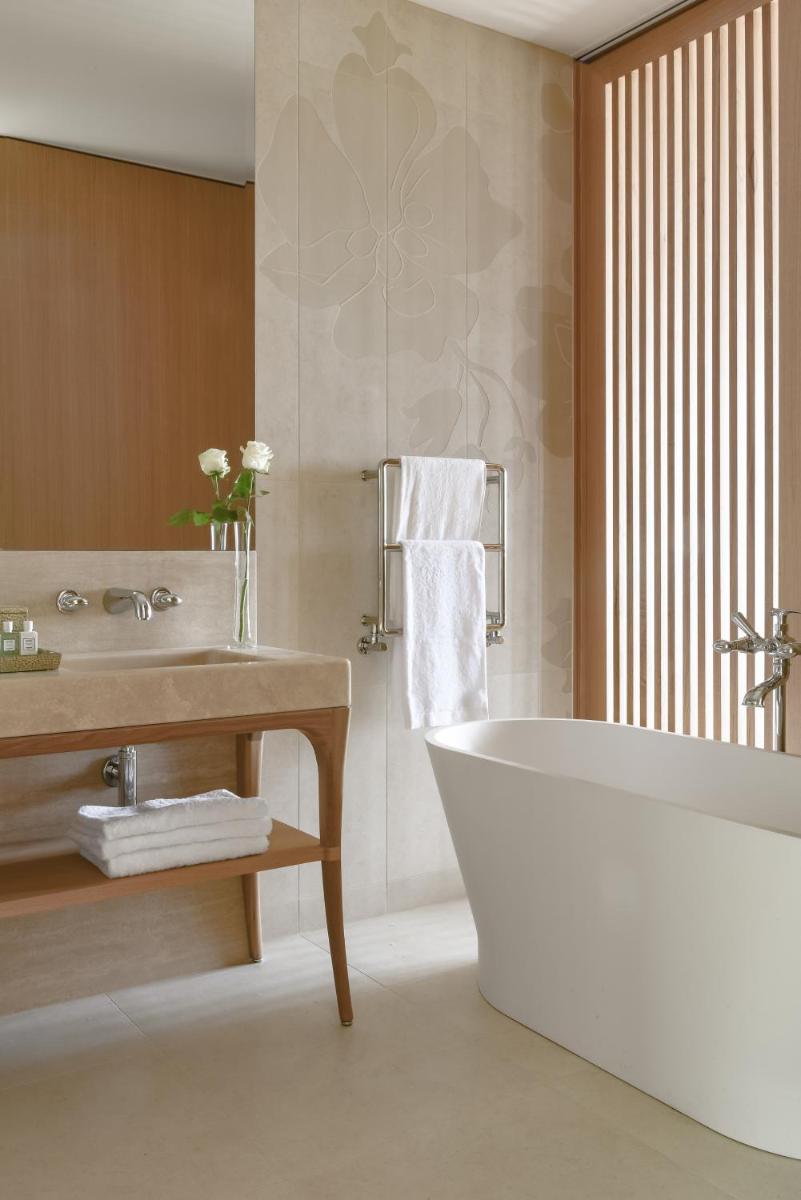 Salle de bains dans l'établissement Royal Champagne Hotel & Spa