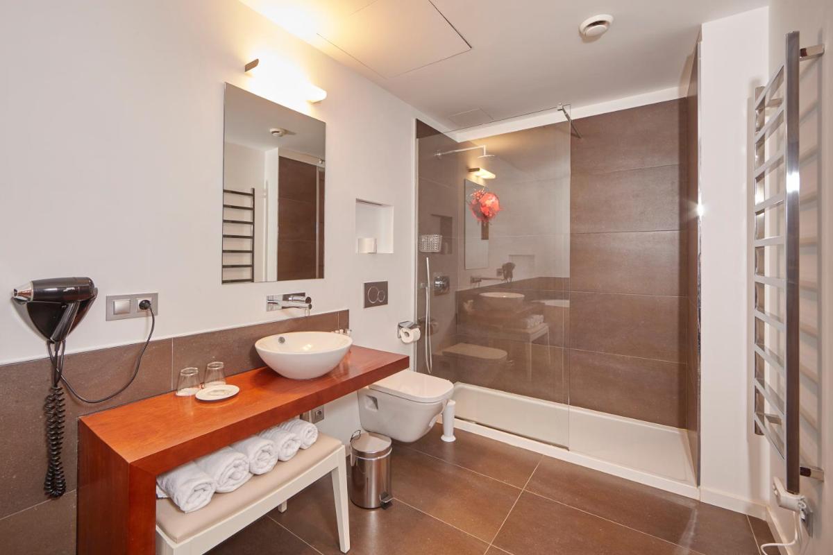 Un baño de Bennoc Petit Hotel - Only Adults