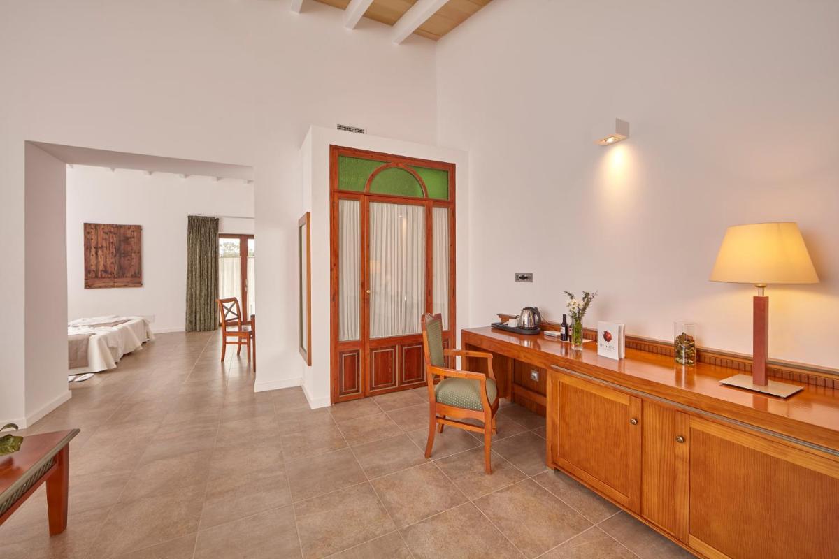 Imagen de la galería de Bennoc Petit Hotel - Only Adults, en Llucmajor