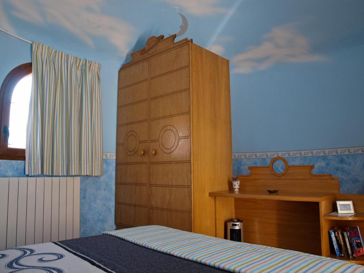 Cama o camas de una habitación en Hotel "Posada de Cantabria EL SOLAR" -Cenas típicas y Gintonic- Bar -Terraza panorámica