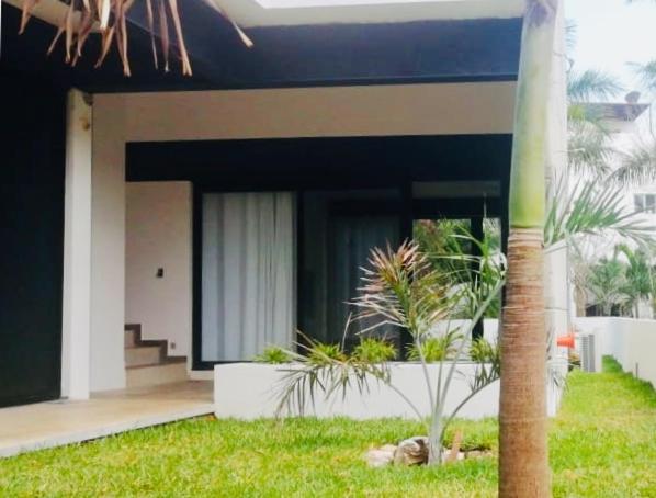 VACATION Full house with Private Pool, 3 Bedroom - Housity