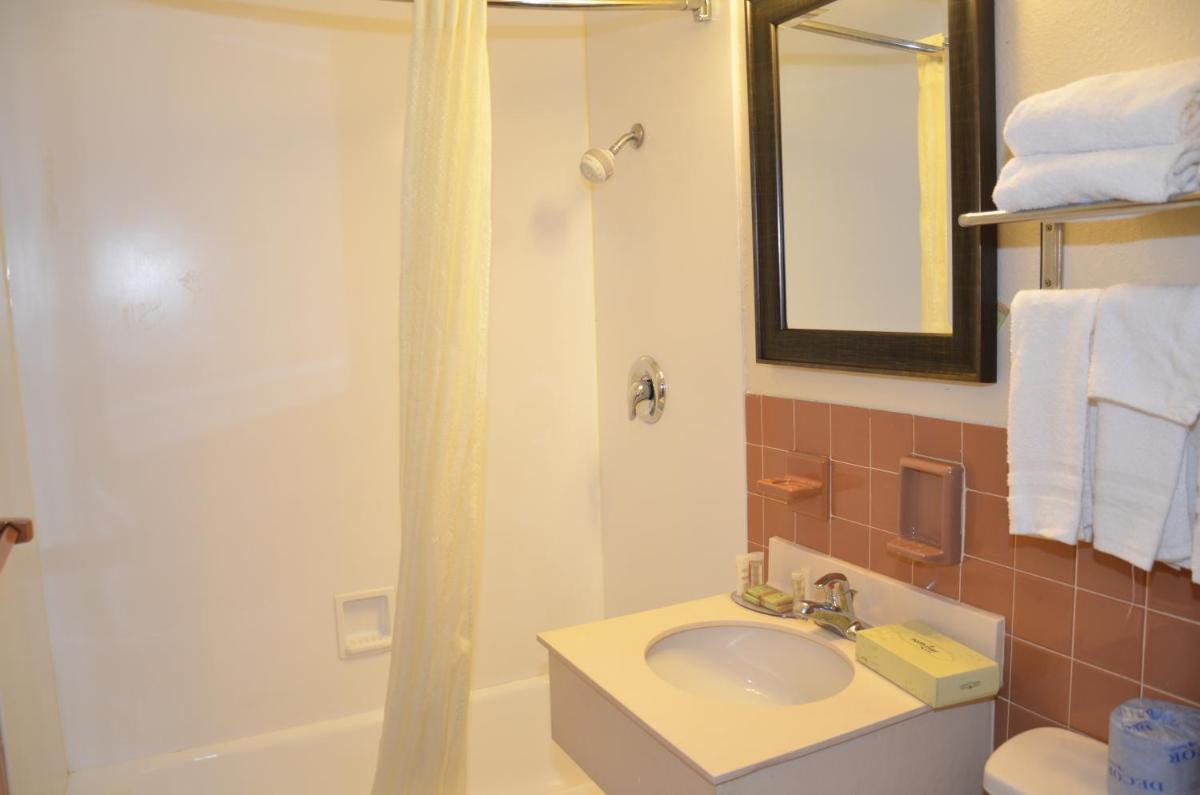 FairBridge Inn Express Buffalo Airport Williamsville - Housity