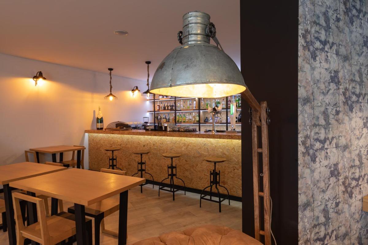 Uma área de estar em Well Hotel & Spa