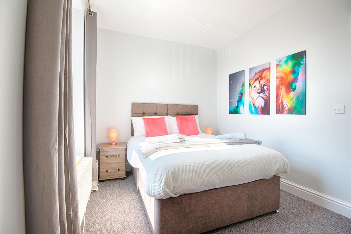 The place to be - with off road parking! - Housity