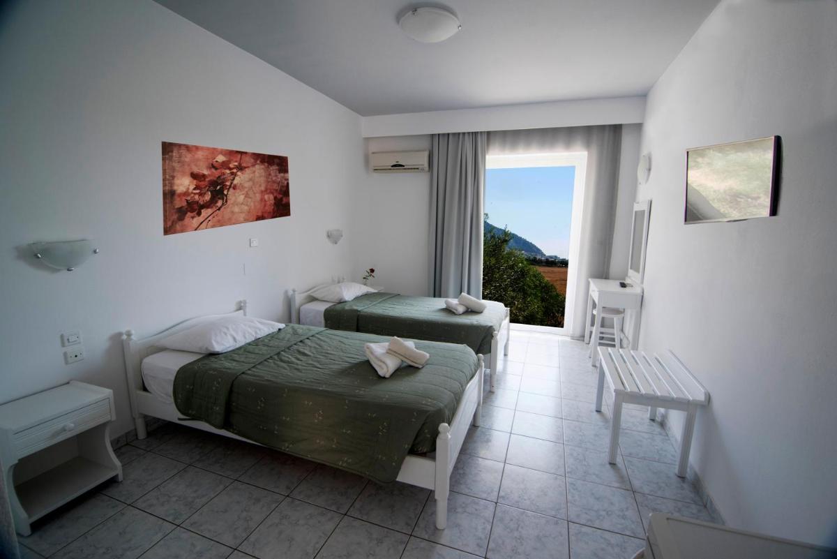 Evripides Village - Housity