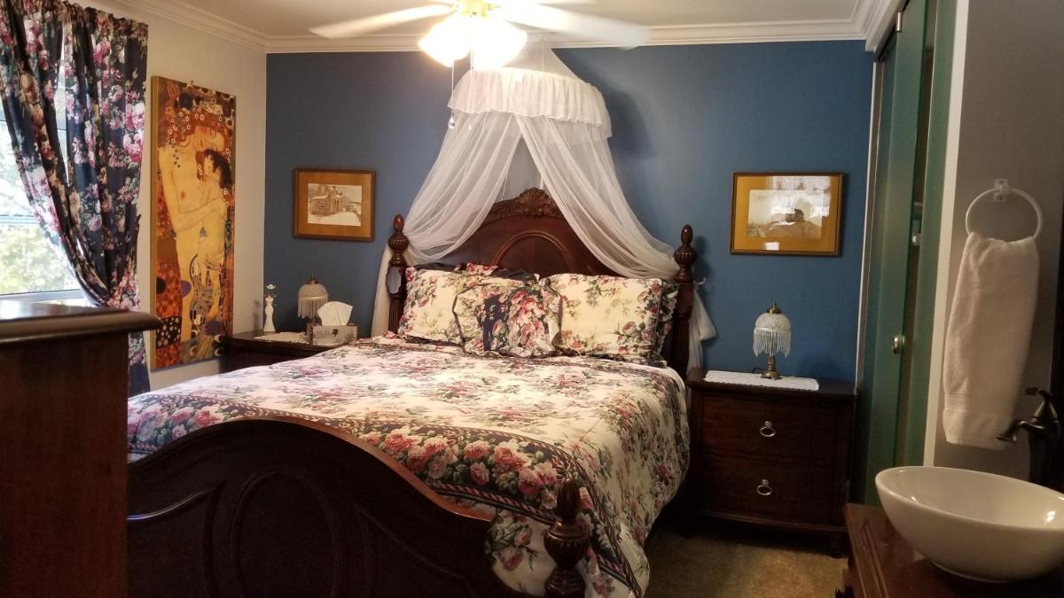 Bondy House Bed & Breakfast - Housity