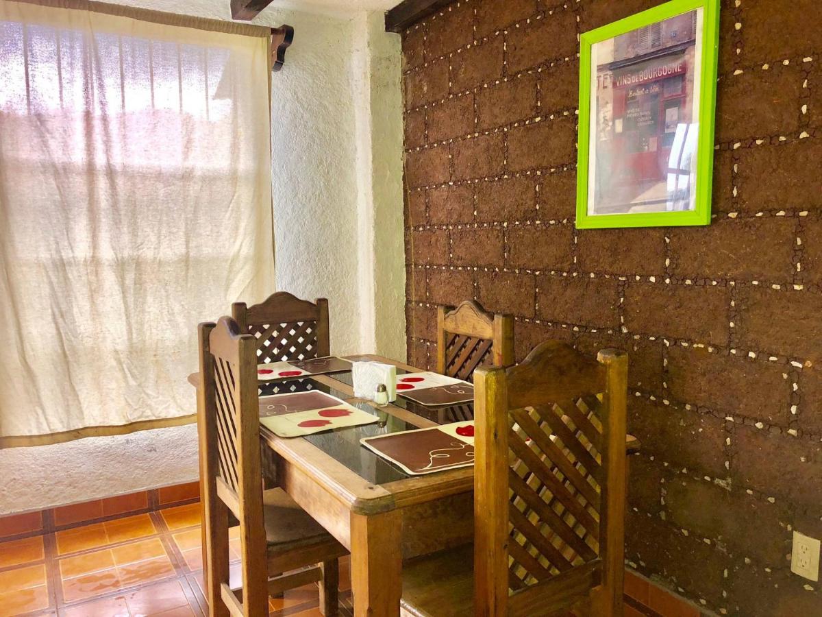 Comfy 4 Bedroom Town House Garden & Market Area - Housity