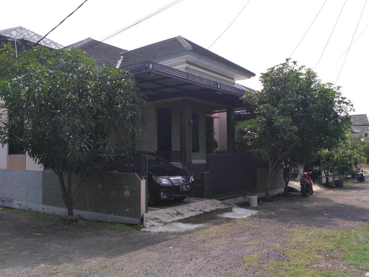 WIEN HOMESTAY 2 CIREBON - F9 Family Homestay - Housity