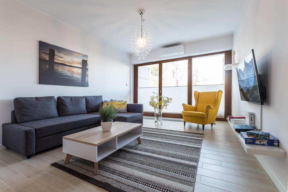 Casa Bonita Warsaw - Housity