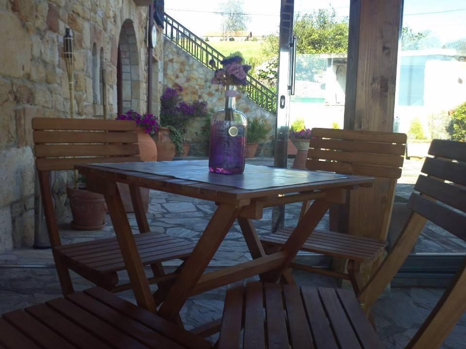 Un balcón o terraza de Hotel "Posada de Cantabria EL SOLAR" -Cenas típicas y Gintonic- Bar -Terraza panorámica