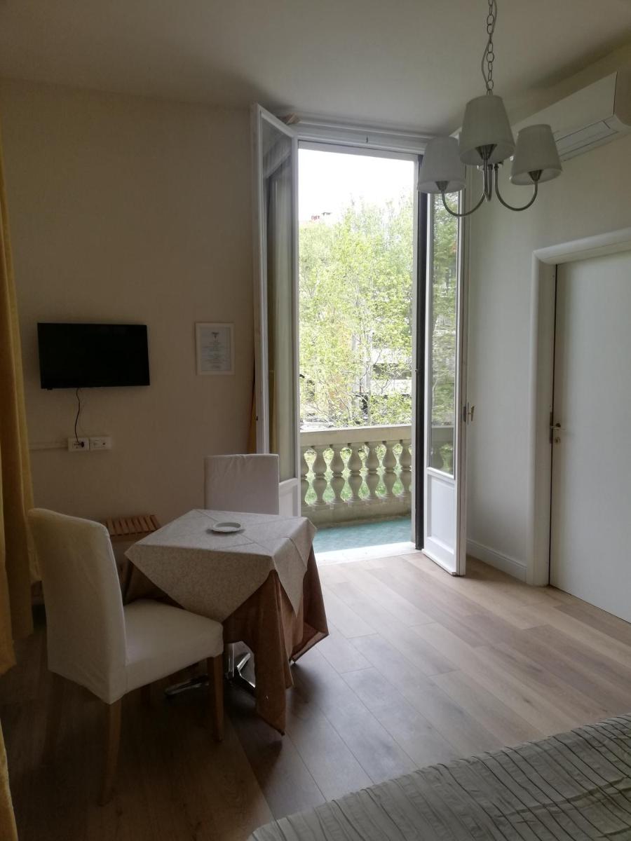 Il Sorriso - Housity