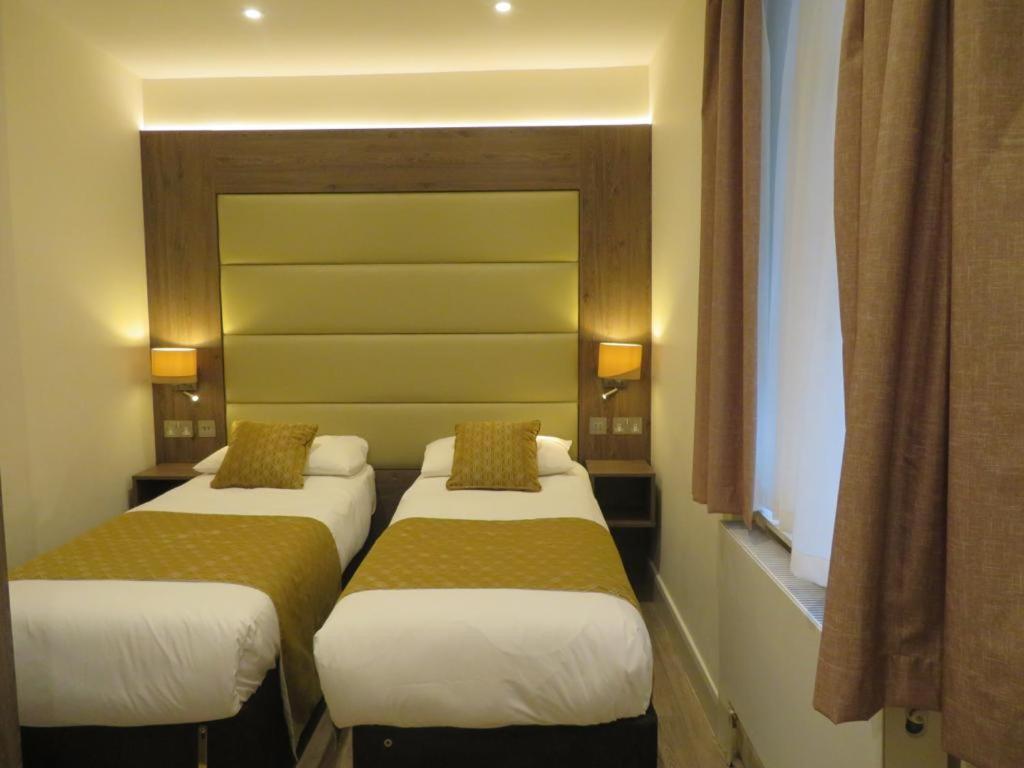 Glendale Hyde Park Hotel - Housity