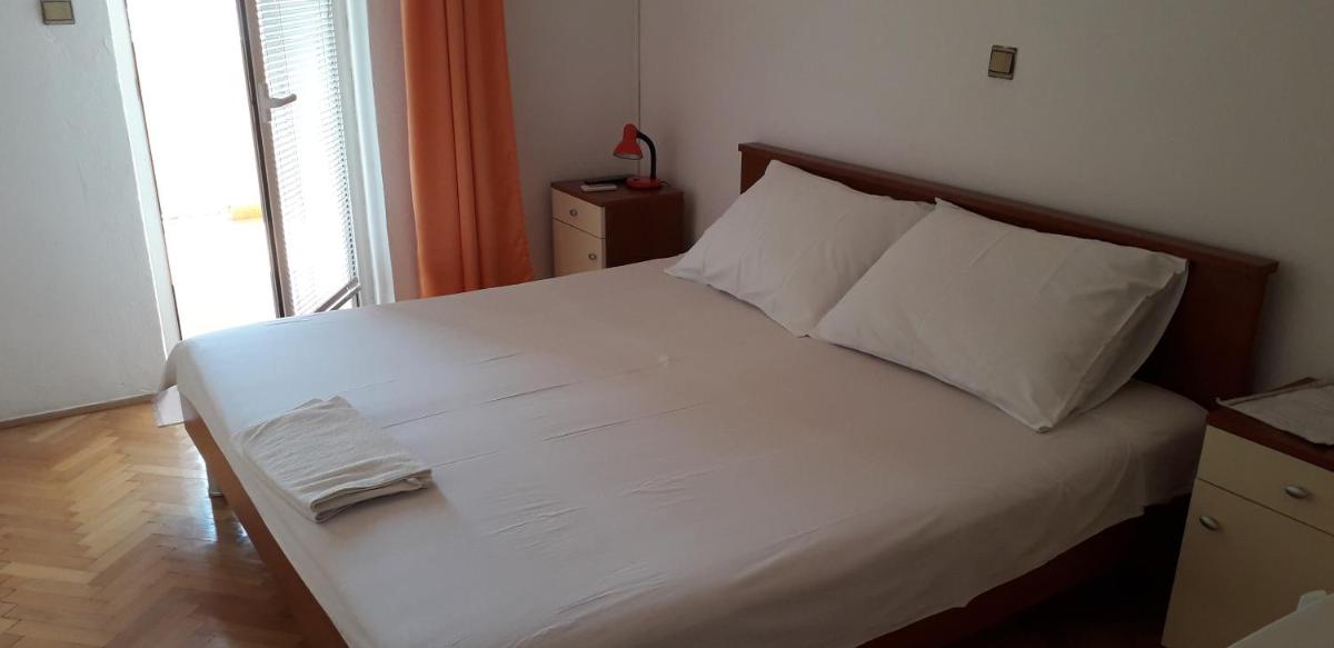 Apartments and rooms Nediljko - Housity