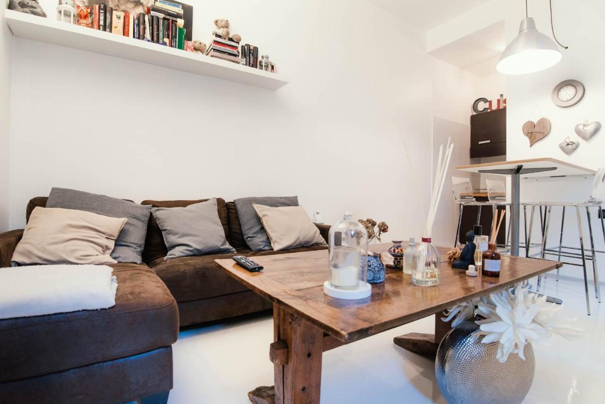 Giovio Loft - The House Of Travelers - Housity