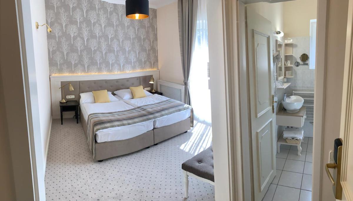 Villa Medici Hotel & Restaurant - Housity