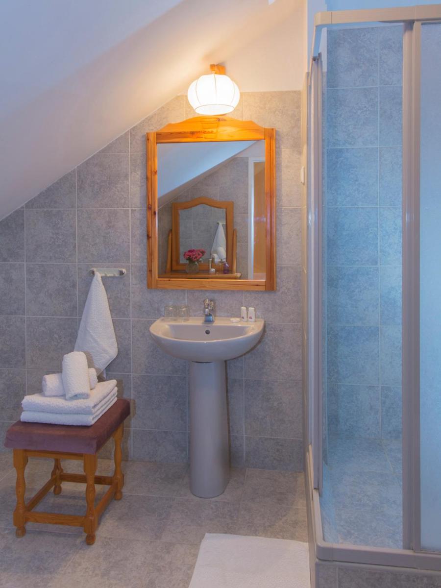 Pensjonat Pod Lipami - Housity