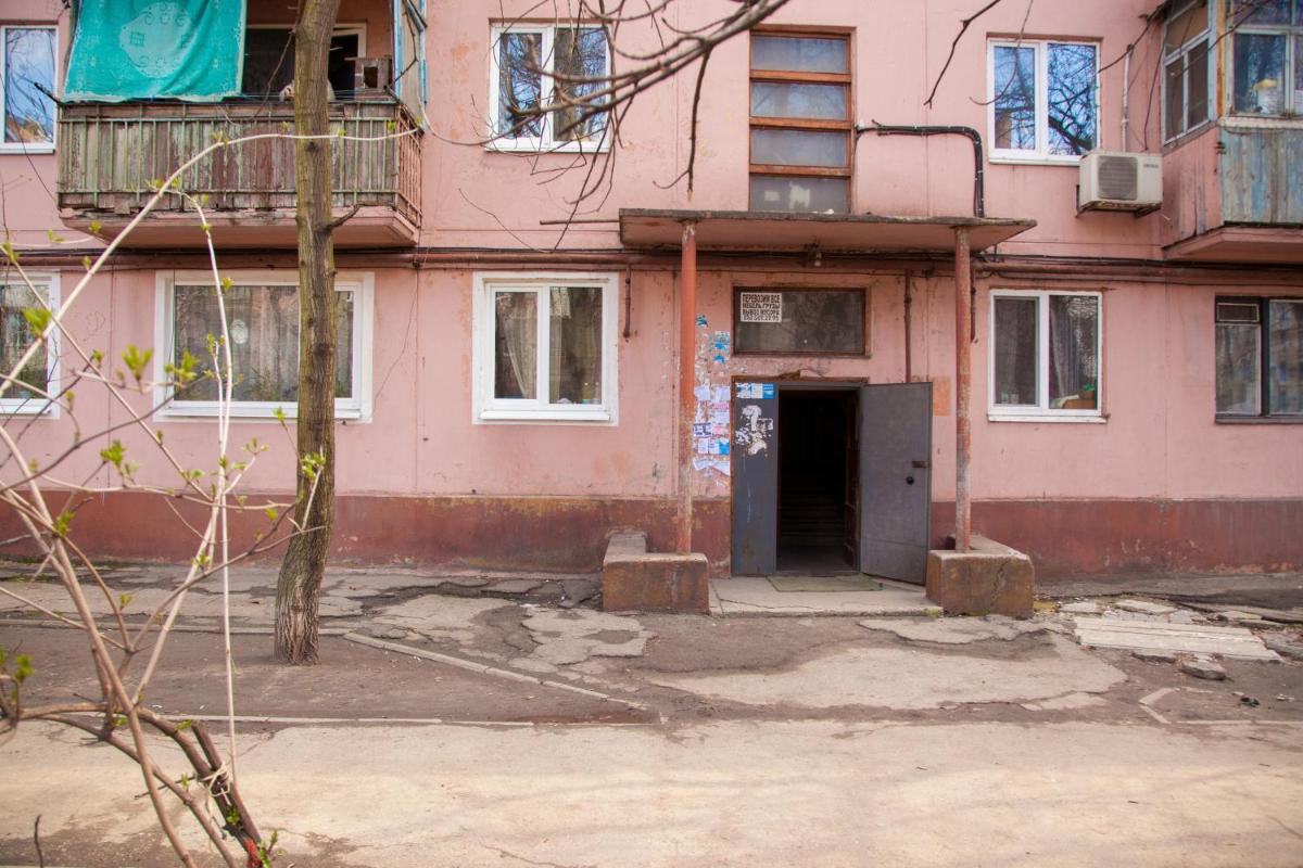 Semi-luxury Apartment on Nezalezhnoi Ukr?iny 65-B near Intourist Hotel - Housity