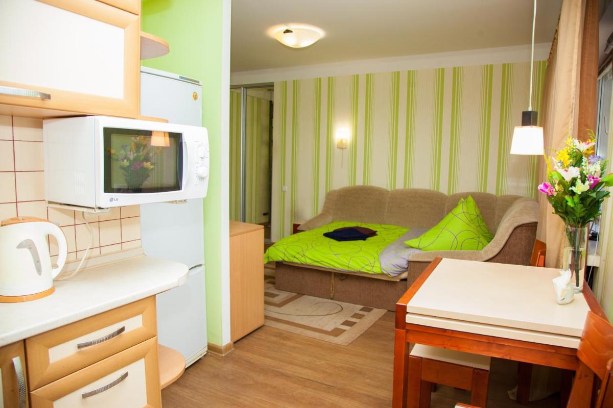 Semi-luxury Apartment on Nezalezhnoi Ukr?iny 65-B near Intourist Hotel - Housity