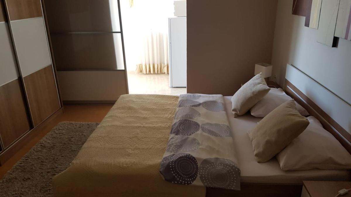 Apartments Roko Kolinda - Housity