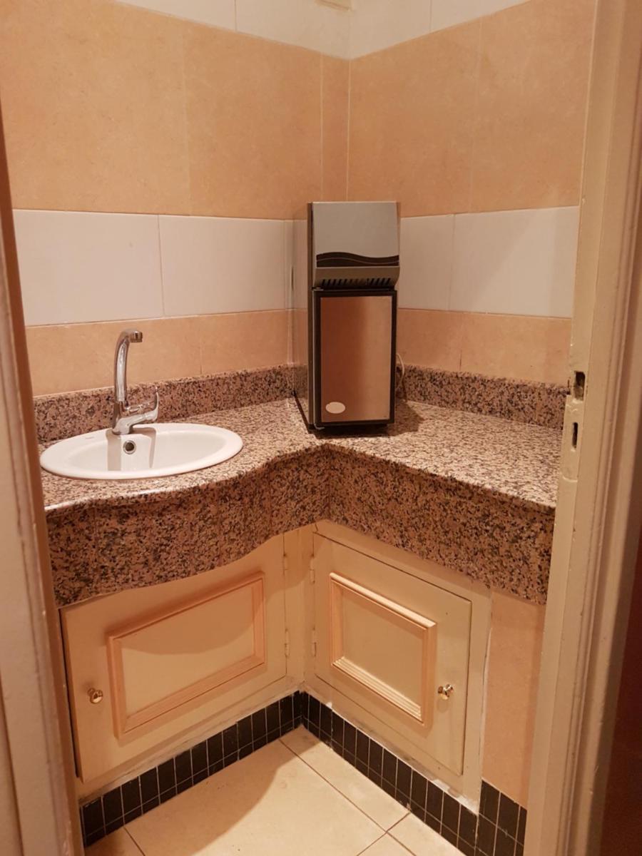 Suitetrails - Ambassy Hotel