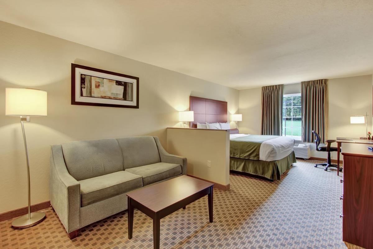 Cobblestone Hotel & Suites - Waynesboro - Housity